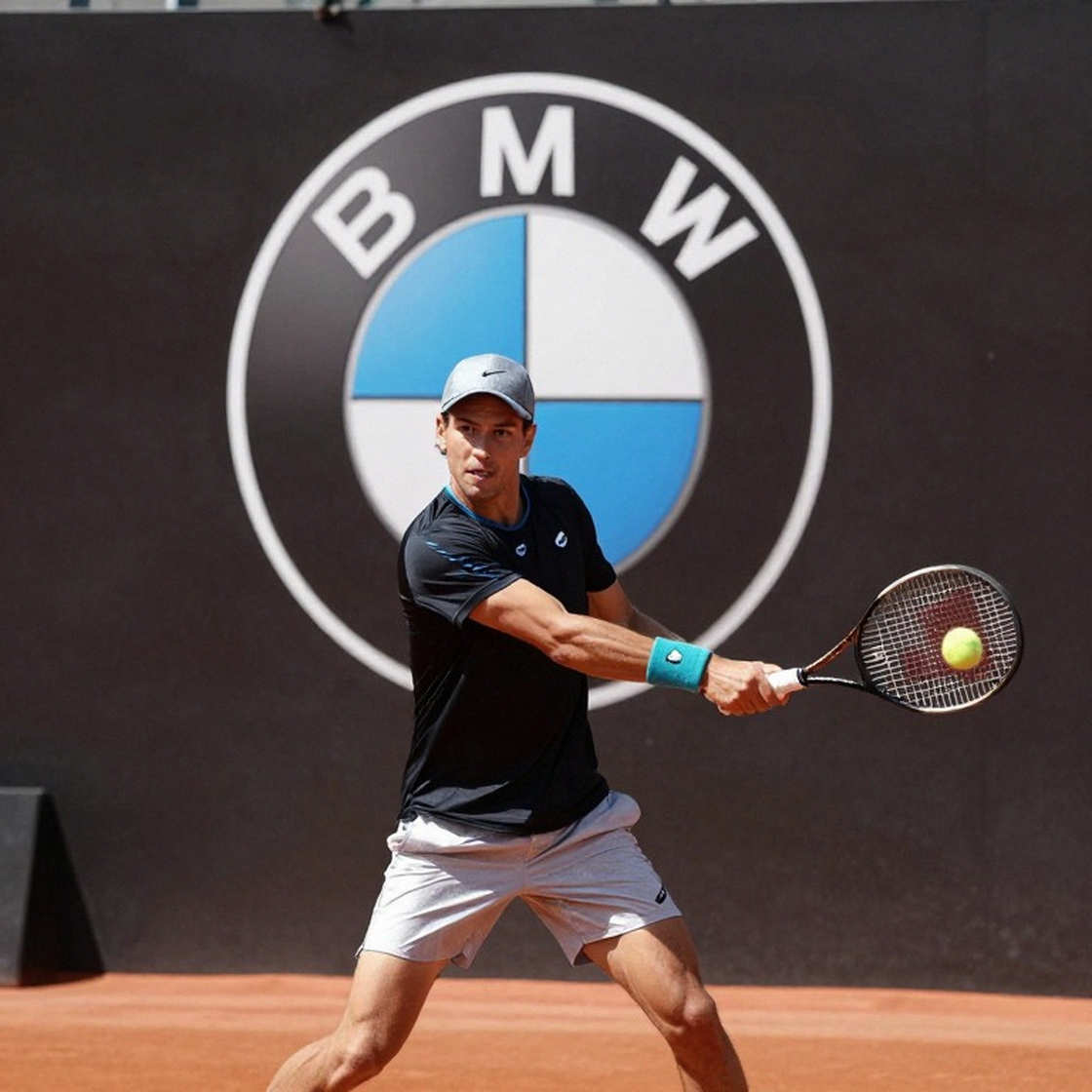 Khi dữ liệu vắng mặt: chuẩn mực phân tích tennis và lằn ranh với bịa đặt
